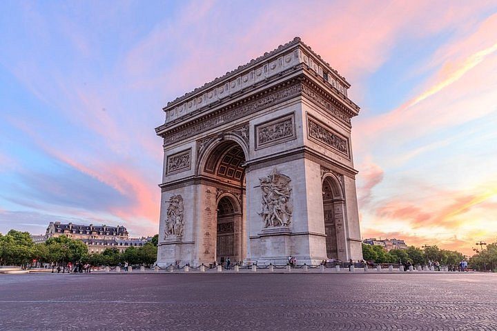 The Arc de Triomphe at sunset